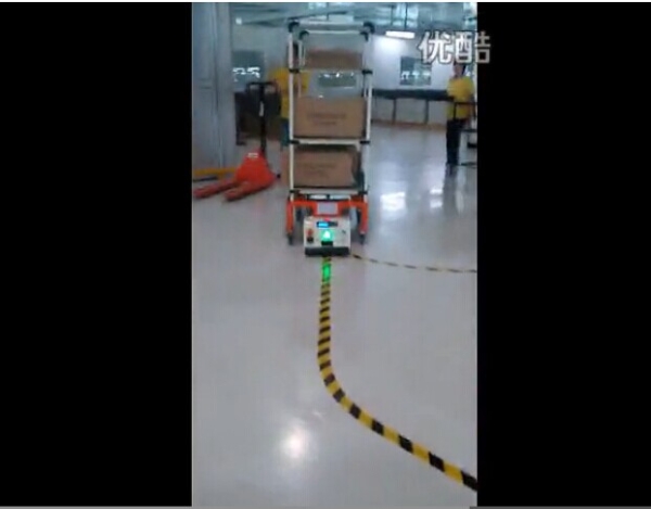 單驅(qū)動單向潛伏牽引型