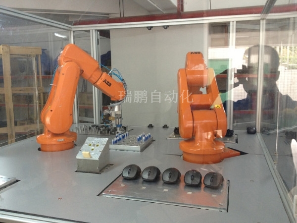 工業(yè)機(jī)器人“裝配”