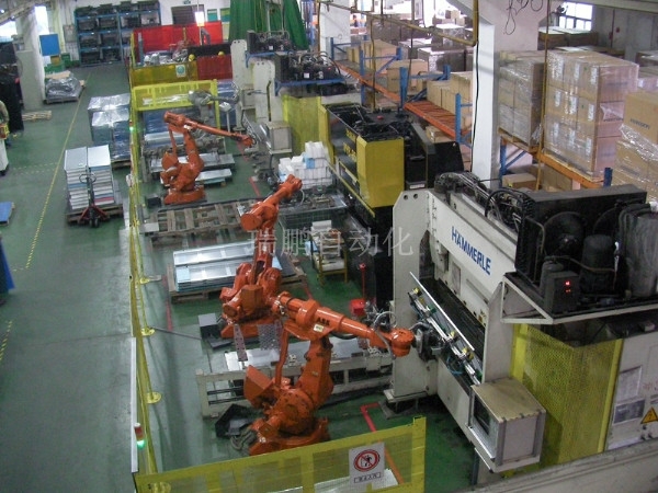 工業(yè)機器人"折彎、沖壓連線"